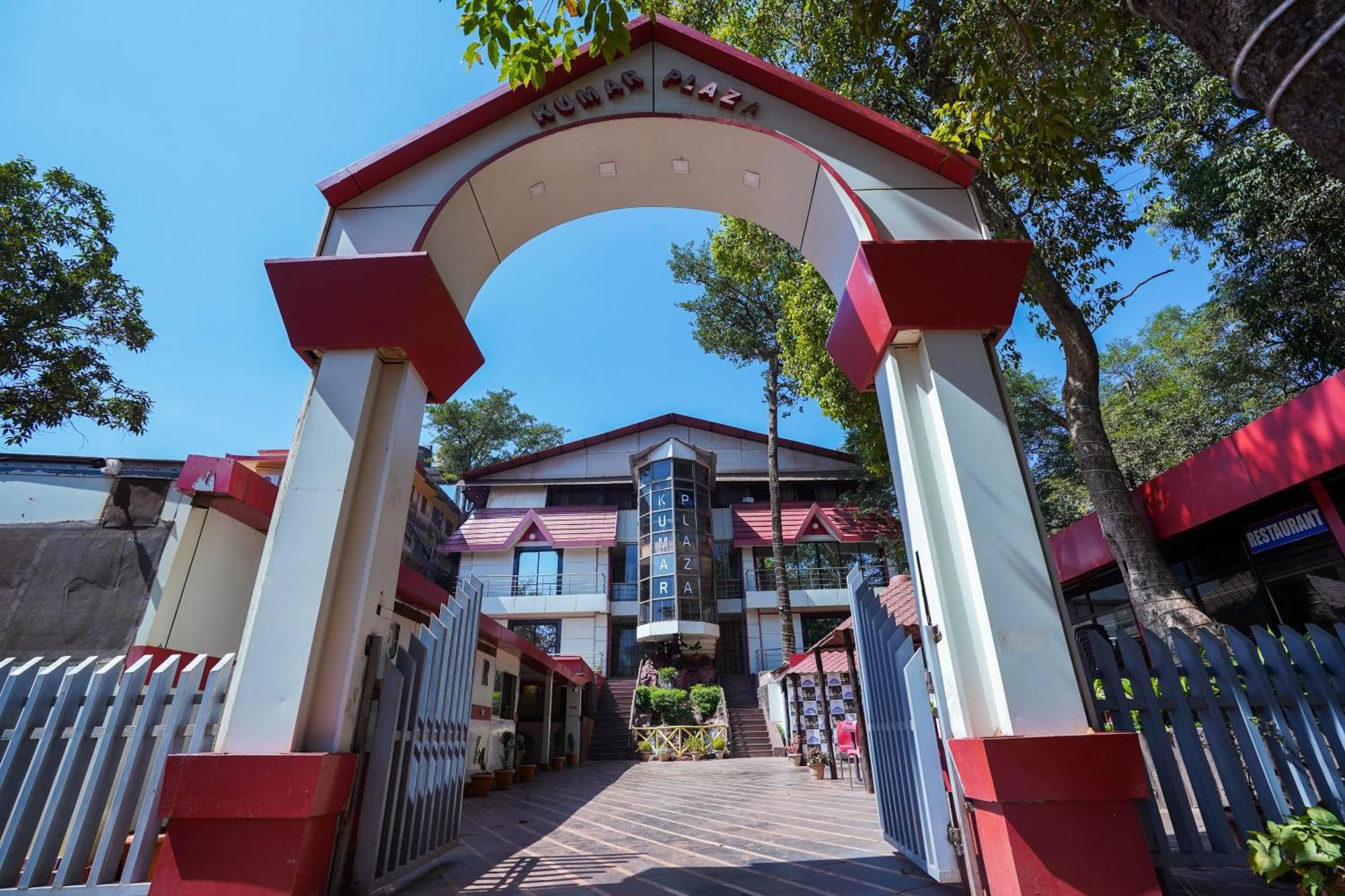 Hotel Kumar Plaza Matheran Dış mekan fotoğraf
