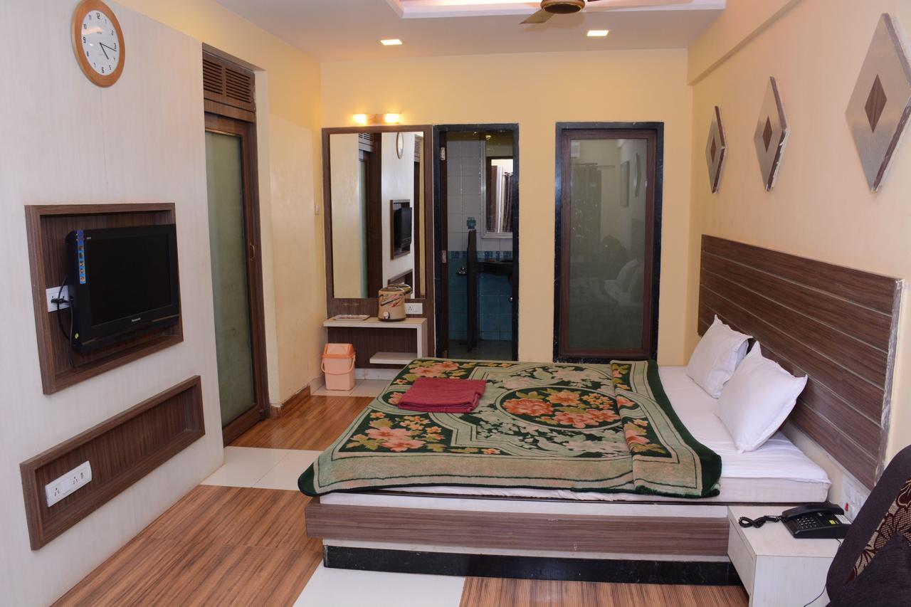 Hotel Kumar Plaza Matheran Dış mekan fotoğraf